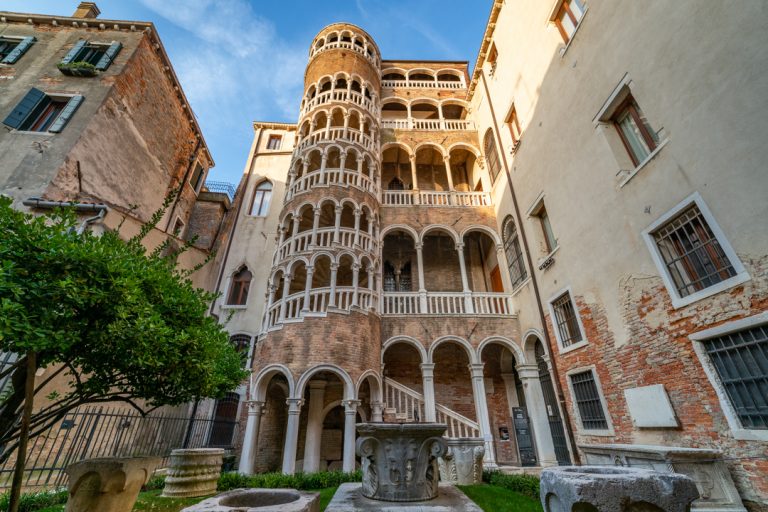 Landmarks - Scala Contarini del Bovolo